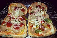 Resep Pizza Roti Tawar Teflon, Enak Tanpa Oven