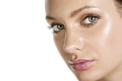 Lakukan Hal Ini untuk Perawatan Kulit Berminyak