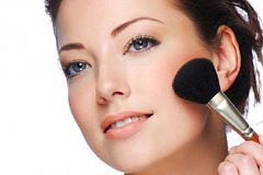 9 Tips Tampil Cantik dengan Make Up Natural