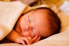 Kenali Penyebab Bayi Kuning