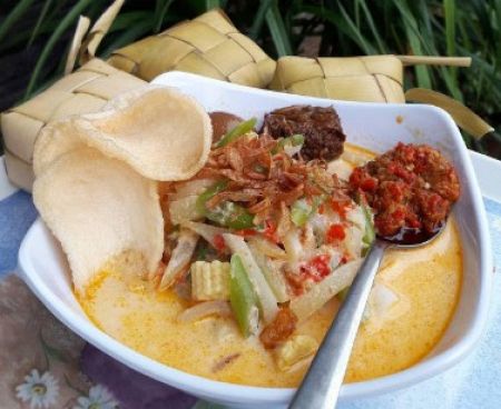 Cara Membuat Ketupat Sayur Khas Lebaran