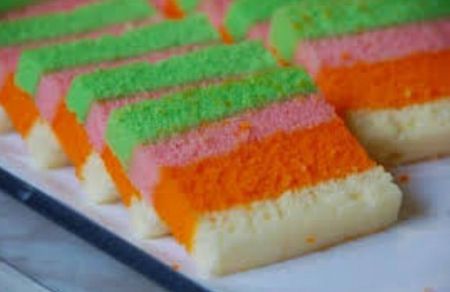 Resep Cara Membuat Bolu Kukus Pelangi Lembut dan Empuk