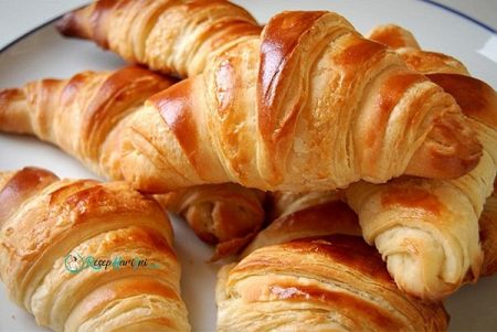 Cara Membuat Croissant Coklat Keju (Roti Bulan Sabit)