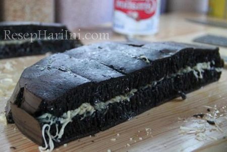 Resep Martabak Hitam Manis Keju (Martabak Black Ketan Hitam)