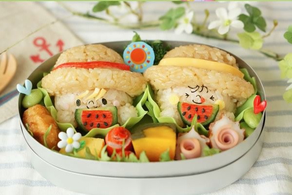 Ini dia kreasi bento terbaik menurut kami. Desain yang menarik dan tidak sanggup untuk memakannya.